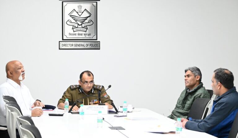 डीजीपी अभिनव कुमार ने की पुलिस दूरसंचार इकाई के कार्यों की समीक्षा, दिए दिशा-निर्देश