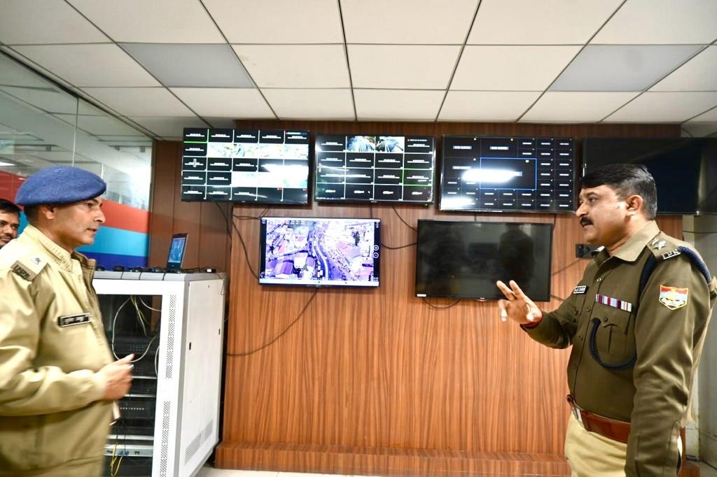 Flying Hawk की निगरानी में देहरादून,एसएसपी अजय सिंह ने किया कंट्रोल रूम का निरीक्षण