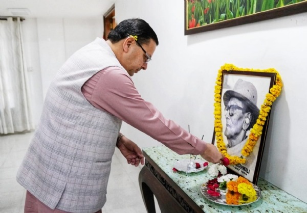 मुख्यमंत्री धामी ने पेशावर कांड के नायक वीर चंद्र सिंह गढ़वाली की जयंती पर किया भावपूर्ण स्मरण ,कहा आंदोलन में यह घटना मील का पत्थर साबित हुई