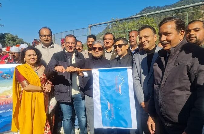 मसूरी में विंटर लाइन कॉर्निवाल फैस्ट हुआ शुरू, बॉलीवुड फिल्म निर्देशक विशाल भारद्वाज ने की शिरकत