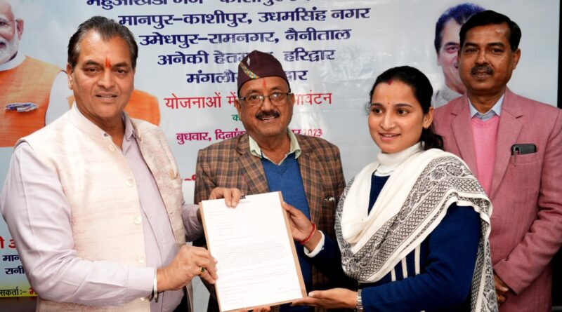 आवास मंत्री डॉ. प्रेम चन्द अग्रवाल ने प्रधानमंत्री आवास योजना के अर्न्तगत पांच आवासीय परियोजनाओं के लाभार्थियों को किये आवास आवंटन 