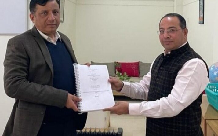 उत्तराखंड के 331 स्कूलों में छात्रों के व्यवसायिक शिक्षा प्रदान करने को लेकर MOU, 13 जिलों के स्कूल में छात्र पढ़ाई के साथ पा सकते है रोजगार की शिक्षा : सुचना महानिदेशक बंशीधर तिवारी 