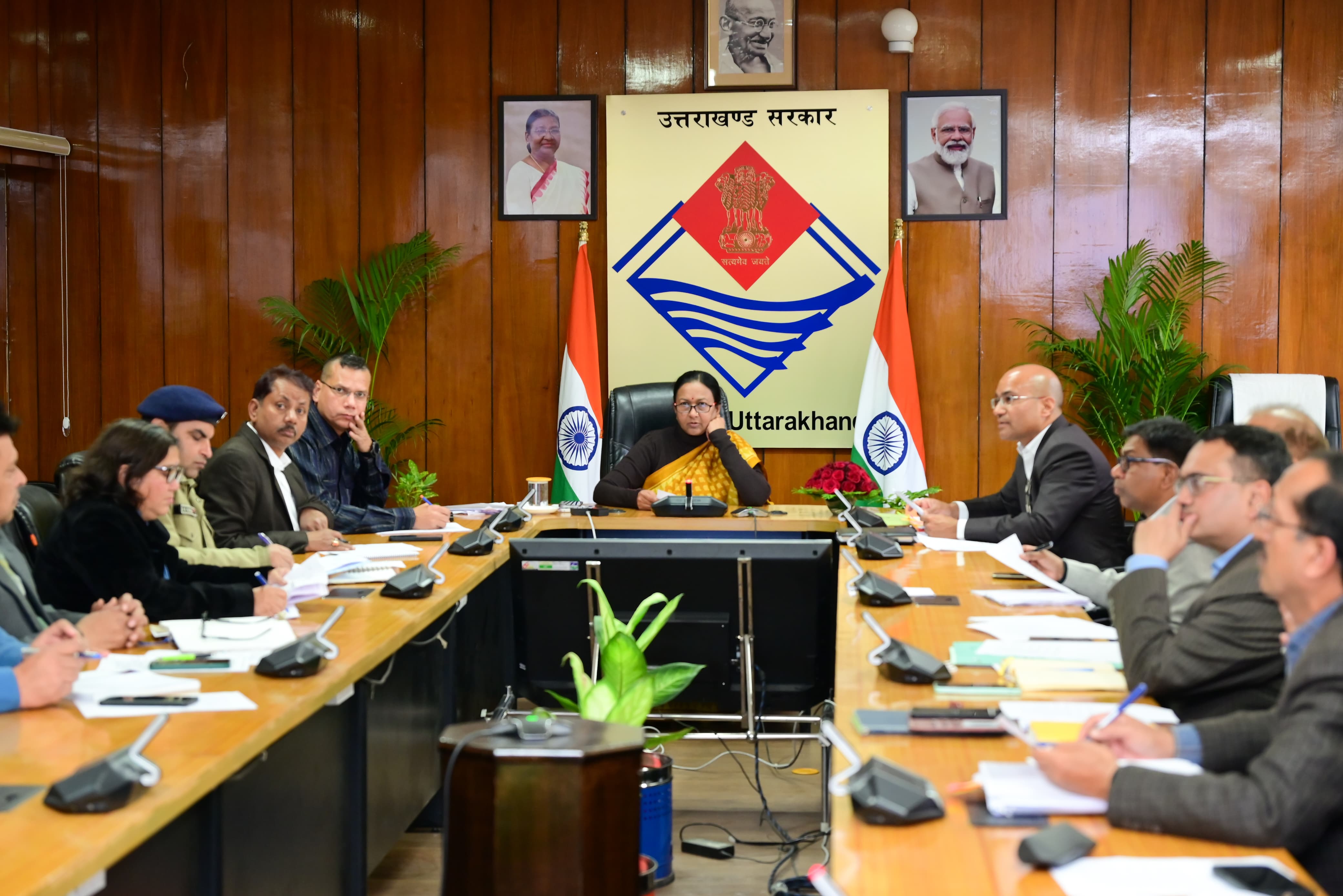 एसीएस राधा रतूड़ी ने मुख्यमंत्री धामी द्वारा की गई घोषणाओं के क्रियान्वयन की करी समीक्षा,जल्द से जल्द पूरा करने की दी हिदायत