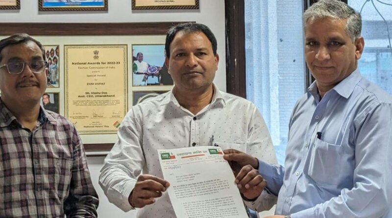 खनन निदेशक को बंधक बनाकर रंगदारी मांगने के मामले में यूकेडी उपाध्यक्ष जयप्रकाश उपाध्याय मुख्य निर्वाचन अधिकारी से मिले