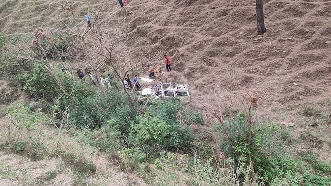 पिथौरागढ़ : खुशी-खुशी बारात से लौट रहें थे 8 लोग, गहरी खाई में गिरी जीप , 4 लोगों की मौत