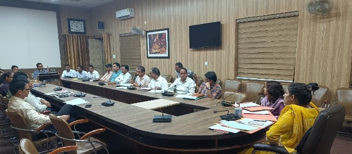 जिलाधिकारी सोनिका ने पेयजल समस्याओं के निस्तारण के दिए निर्देश, मुख्य विकास अधिकारी झरना कमठान ने शिकायत निवारण के लिए जारी किया मो0 नंबर