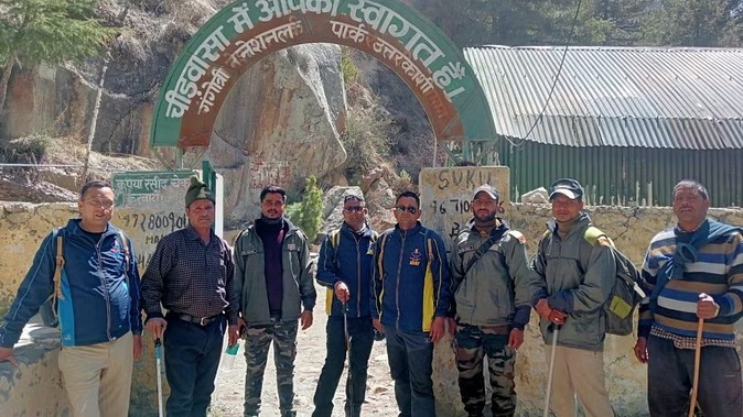 जिला प्रशासन के निर्देश पर गंगोत्री-गोमुख ट्रैक का निरीक्षण कर लौटा दल- बताया पैदल आवाजाही के लिए नहीं सुरक्षित मार्ग