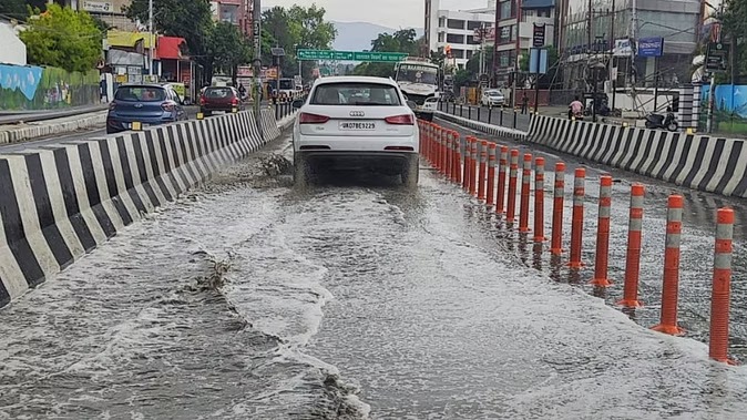 देहरादून में अचानक बदला मौसम का मिजाज, कई इलाकों में झमाझम बारिश