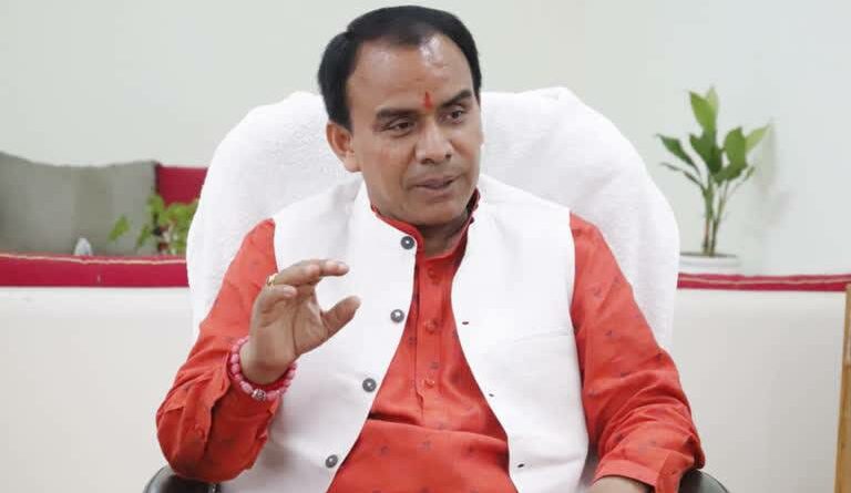 उत्तराखंड विद्यायली शिक्षा परिषद की बोर्ड परीक्षाओं के परिणाम घोषित,शिक्षा मंत्री डा. धन सिंह रावत ने टाॅपर्स से की बात, छात्र-छात्राओं को दी बधाई