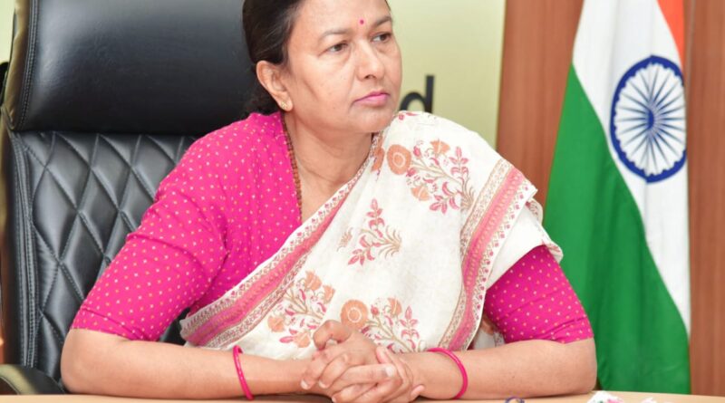 चारधाम यात्रा मार्ग पर अवैध रूप से खड़े वाहनों के खिलाफ आज से अभियान, होगी सख्त कार्रवाई मुख्य सचिव राधा रतूड़ी ने दिए निर्देश