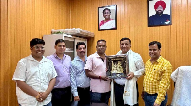 पब्लिक रिलेशन सोसायटी ऑफ इंडिया देहरादून चैप्टर के प्रतिनिधिमंडल ने डीजी सूचना बंशीधर तिवारी से की शिष्टाचार भेंट