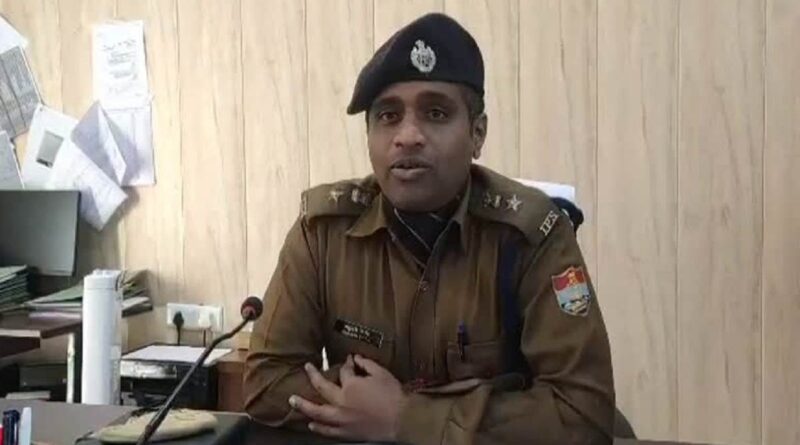 भाजपा नेता से नशे की हालत में अभद्रता करना पड़ा महंगा, चौकी इंचार्ज समेत तीन को किया सस्पेंड, एसएसपी मंजुनाथ टीसी ने प्रेसवार्ता कर दी जानकारी 