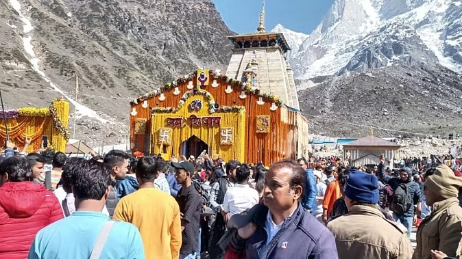 केदारनाथ में भक्तों ने बनाया नया रिकॉर्ड,दूसरा दिन चरम पर श्रद्धालुओं का उत्साह