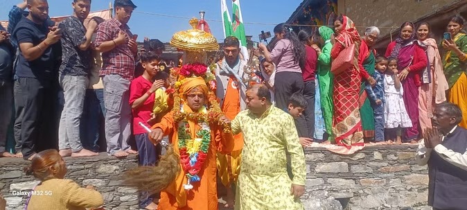 गोपेश्वर के गोपीनाथ मंदिर परिसर से धाम के लिए निकली रुद्रनाथ की उत्सव डोली, 18 मई को खुलेंगे पंच केदार में चतुर्थ केदार के कपाट