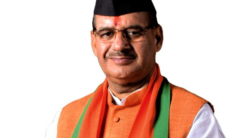 बड़े हादसे से बाल बाल बचे कैबिनेट मंत्री गणेश जोशी, बहल चौक पर हुई गाड़ी दुर्घटना का शिकार