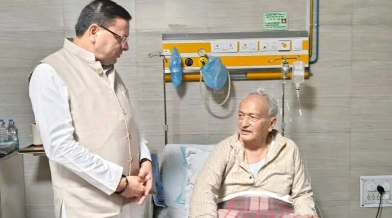 मुख्यमंत्री धामी ने राम मनोहर लोहिया हॉस्पिटल पहुंचकर उत्तराखण्ड के पूर्व मुख्यमंत्री भगत सिंह कोश्यारी से भेंट कर जाना उनका कुशलक्षेम