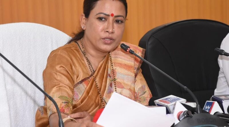 खाद्य विभाग गरीब राशनकार्ड धारकों के लिए करता है संजीवनी का काम, जल्द मिलने जा रही है रियायती दरों पर 1 किलो नमक की सौगात,कुपोषण से लड़ने में होगा कारगर साबित-खाद्य मंत्री रेखा आर्या