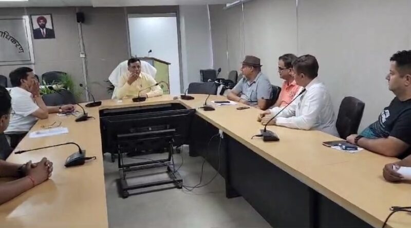 हरित दून, सुन्दर दून के लिए VC MDDA बंशीधर तिवारी की बड़ी पहल,प्राधिकरण उपलब्ध कराएगा फलदार व अन्य पौधे एवं ट्री गार्ड, बिल्डर करेंगे देखभाल
