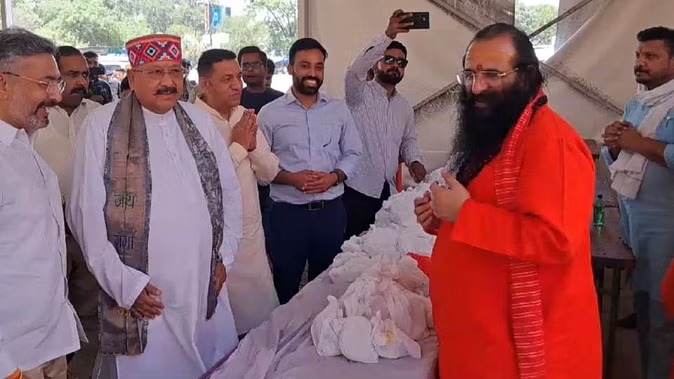 कैबिनेट मंत्री सतपाल महाराज पहुंचे ऋषिकुल चारधाम यात्रा पंजीकरण केंद्र,कहा-जल्द बढ़ाए जाएंगे पंजीकरण स्लाॅट
