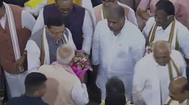 प्रधानमंत्री मोदी को एनडीए संसदीय दल का नेता चुने जाने पर मुख्यमंत्री धामी ने दी बधाई , 9 जून को ले सकते हैं तीसरी बार प्रधानमंत्री पद की शपथ