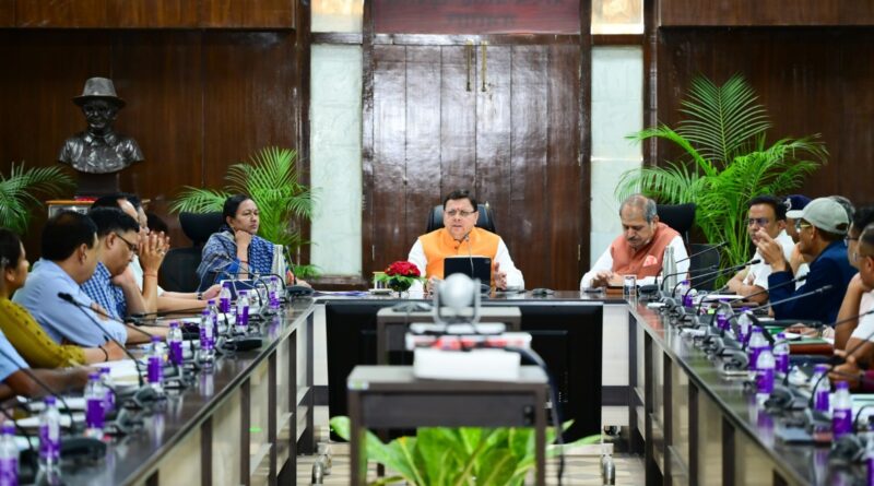 मुख्यमंत्री धामी के निर्देश, मानसून में सड़क बंद हुई तो मरीजों और गर्भवतियों को मिलेगी हेली एंबुलेंस की सुविधा