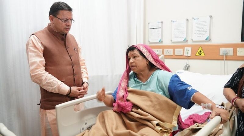 मुख्यमंत्री धामी ने मैक्स अस्पताल में बागेश्वर विधायक पार्वती दास का जाना हाल-चाल, शीघ्र स्वास्थ्य लाभ की करी कामना