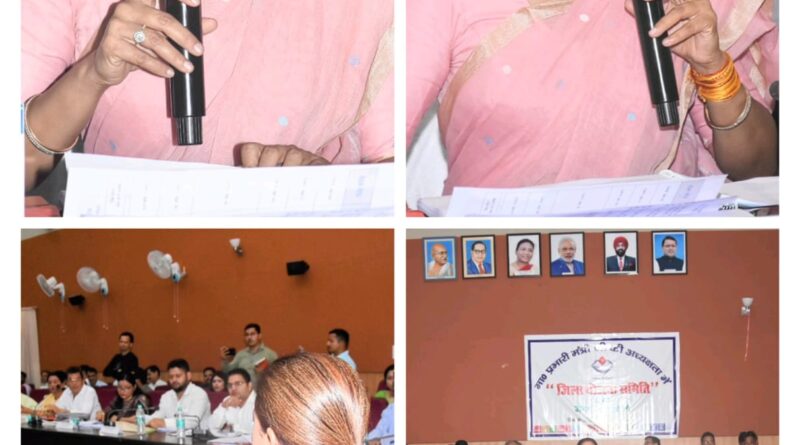 कैबिनेट मंत्री रेखा आर्या ने जिला योजना की ली बैठक, बेस हॉस्पिटल में आ रही पानी की समस्या को लेकर अधिकारियों पर जताई नाराजगी,लगाई जमकर फटकार 