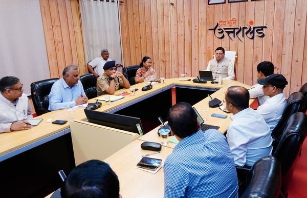 मुख्यमंत्री धामी दिखे सख्त, उच्च स्तरीय बैठक में दिए निर्देश,जमीन खरीदने वालो का होगा बैकग्राउंड जांच