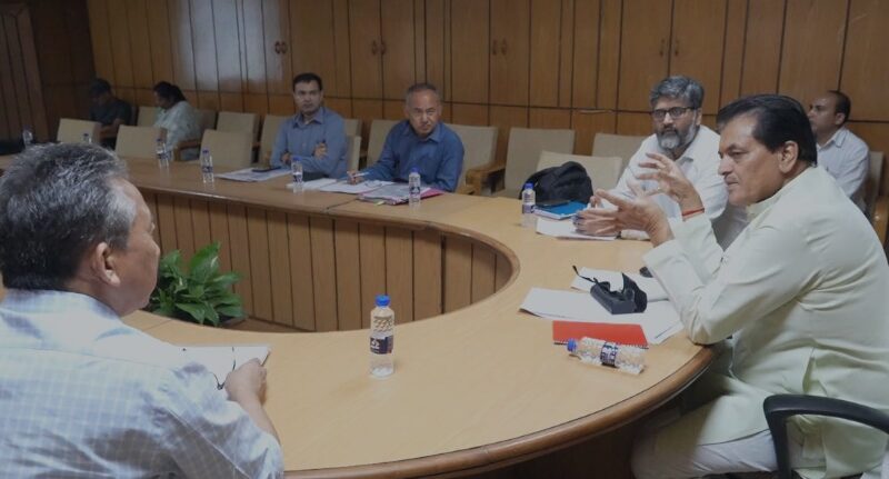 वित्त मंत्री डाॅ. प्रेम चन्द अग्रवाल ने “बिल लाओ इनाम पाओ योजना“ के तहत 1500 विजेताओं स्मार्टफोन, स्मार्ट वाॅच, इयरपोड्स किये जायेंगे वितरित