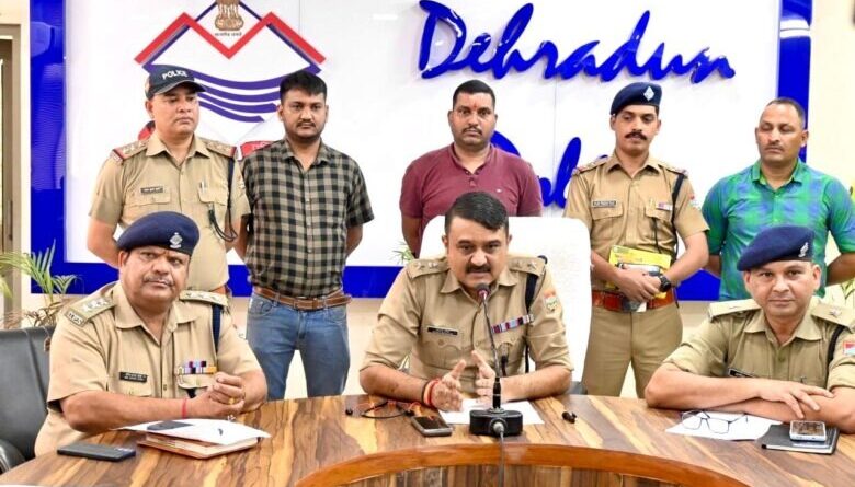 तिहरे हत्याकांड : सुलझी महिला के शव मिलने की गुत्थी, प्रेमी ने पीछा छुड़ाने के लिए की गला घोंट कर हत्या,शादी के लिए महिला बना रही थी दबाव