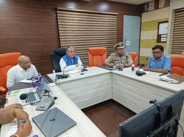 आपदा प्रबंधन विभाग विनय रूहेला ने मानसून सीजन के दौरान संभावित आपदाओं को लेकर तैयारियों को चाक-चौबंद रखने के दिए निर्देश