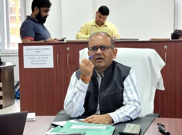 भारी बारिश के अलर्ट के बीच एक्शन में सचिव आपदा प्रबंधन विनोद कुमार सुमन, अधिकारियों के साथ की बैठक, दिये ये दिशा निर्देश