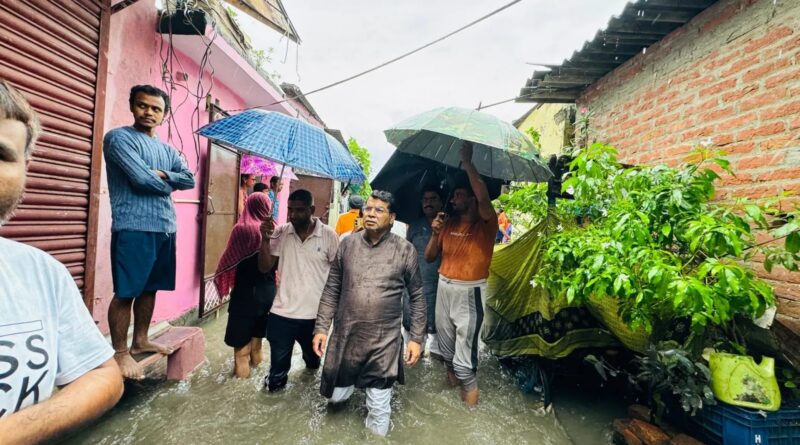 विधायक शिव अरोरा ने जलभराव वाले क्षेत्रों का भ्रमण कर लोगो का जाना हाल, प्रशासन व एनडीआरफ  की टीमों को हर प्रकार से तैयार रहने के दिए निर्देश