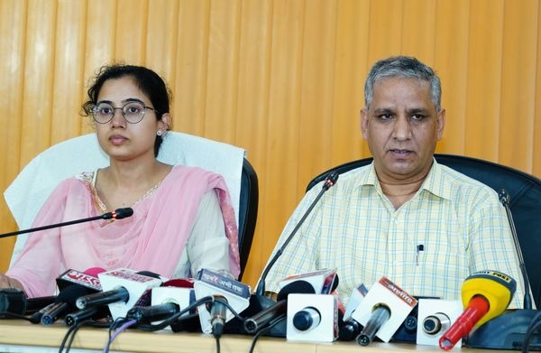 बद्रीनाथ एवं मंगलौर विधानसभा में उपचुनाव के लिए सभी पोलिंग पार्टियाँ अपने गंतव्यों के लिए रवाना,चुनाव आयोग ने की तैयारी पूरी