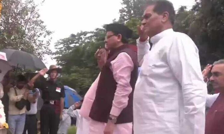 सैनिक पुत्र धामी ने कारगिल विजय दिवस के अवसर पर वीर बलिदानियों को अर्पित किए श्रद्धासुमन