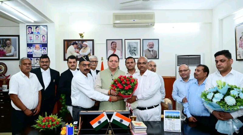 मुख्यमंत्री धामी से बार एसोसिएशन के पदाधिकारियों एवं अधिवक्ताओं ने की भेंट