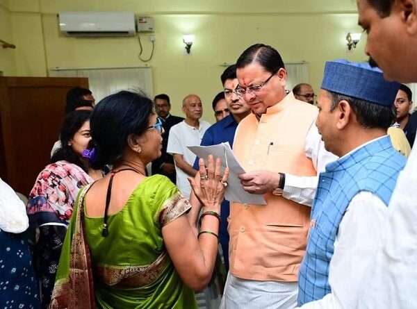 मुख्यमंत्री धामी ने नैनीताल में सुनी जनसमस्याएं, अधिकारियों को दिए निर्देश