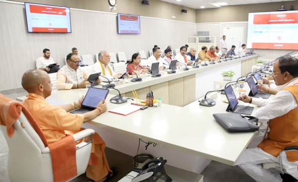 मुख्यमंत्री योगी आदित्यनाथ ने ली बैठक, सोशल मीडिया पर आपत्तिजनक पोस्ट की तो उम्रकैद तक की सजा, डिजिटल मीडिया नीति मंजूर