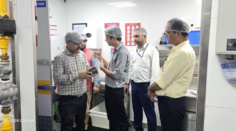 देहरादून के विभिन्न इलाकों में नामी खाद्य पदार्थों के आउटलेट और प्रतिष्ठानों पर छापेमारी, जांच के लिए भेजे सैंपल, नोटिस जारी