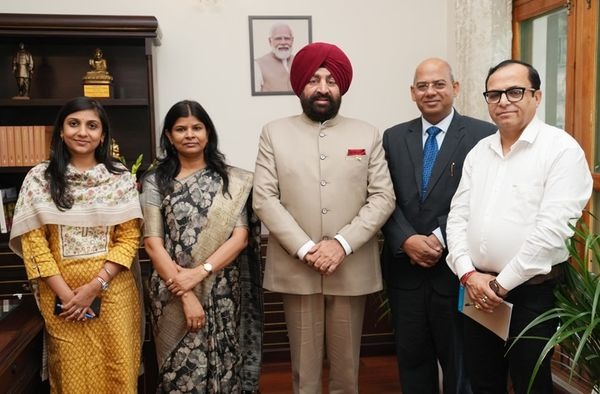 वीर माधो सिंह भंडारी उत्तराखंड तकनीकी विश्वविद्यालय के कुलपति ने राजकीय विद्यालयों हेतु तैयार किए जा रहे डैशबोर्ड के संबंध में राज्यपाल ले.ज.गुरमीत सिंह को दी जानकारी