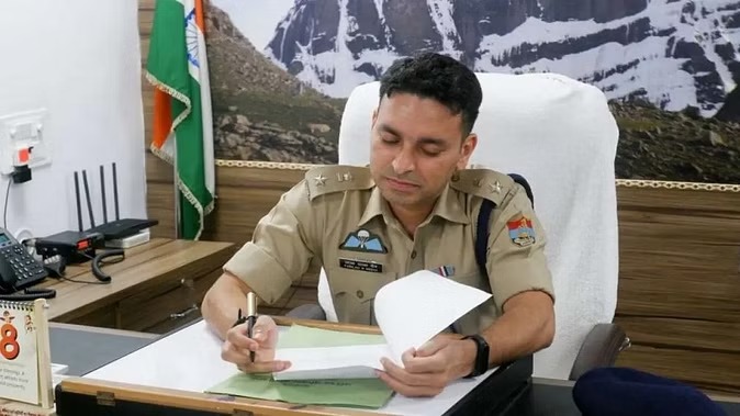 एसएसपी प्रहलाद नारायण मीणा का आधी रात बड़ा एक्शन, 52 पुलिस अफसर और कर्मियों का किया ट्रांसफर