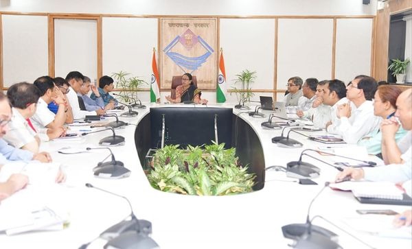 मुख्य सचिव राधा रतूड़ी ने एसडीजी इण्डेक्स 2023-24 के तहत नियोजन विभाग के साथ की समीक्षा बैठक,  शिक्षा से वंचित दिव्यांग बच्चों की गणना के दिए निर्देश