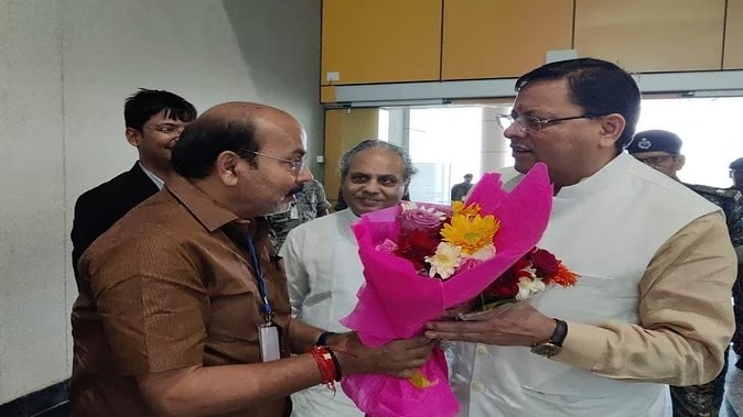 झारखंड पहुंचे मुख्यमंत्री धामी, देवघर विधानसभा के विधायक नारायण दास ने किया जोरदार स्वागत