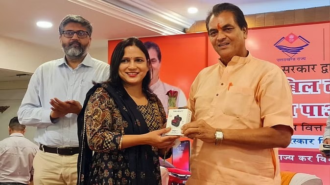 बिल लाओ-इनाम पाओ योजना, वित्त मंत्री प्रेमचंद अग्रवाल ने विजेताओं को बांटे पुरस्कार, कहा योजना जारी रखने पर विचार करेगी सरकार