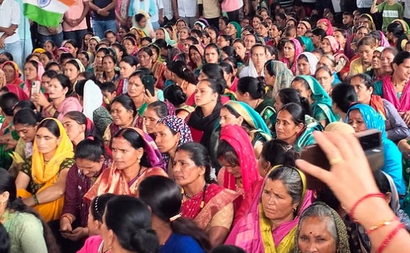 गैरसैंण में महारैली मूल निवास और भू-कानून को लेकर गरजे हजारों लोग, जमकर की नारेबाजी और प्रदर्शन