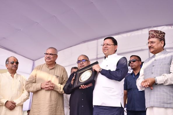 मुख्यमंत्री धामी ने आम्रपाली विश्वविद्यालय में आयोजित अभिनन्दन समारोह में किया प्रतिभाग, छात्र-छात्राओं को दी शुभकामनाएं 
