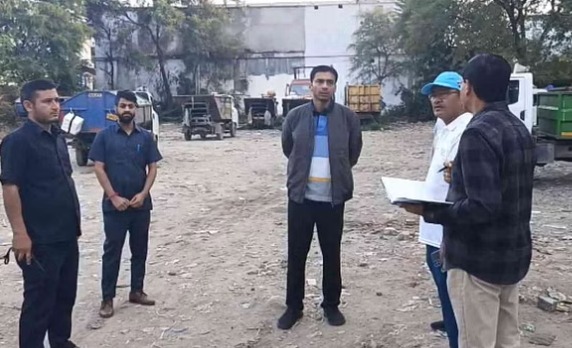 जिलाधिकारी सविन बंसल ने अधिकारियों की सुबह-सुबह उड़ाई नींद ,एक एक्शन से मच गई हलचल