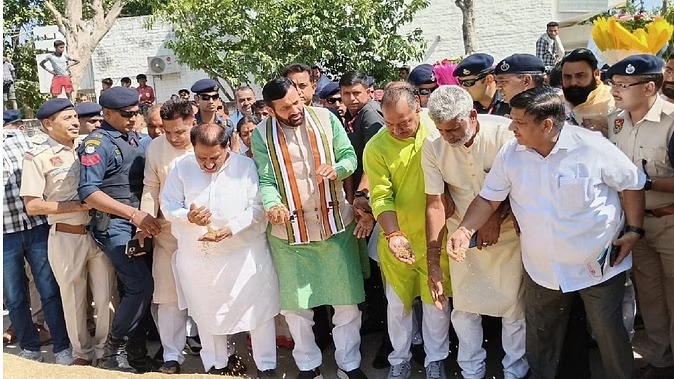 मुख्यमंत्री नायब सैनी का एक्शन मोड: पिपली अनाजमंडी पहुंचकर बोले- धान का एक-एक दाना खरीदा जाएगा, किसान चिंतित न हो