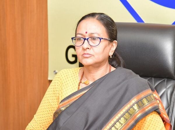 मुख्य सचिव राधा रतूड़ी ने मक डम्पिंग जोन के सम्बन्ध में बी.आर.ओ, एन.एच.आई.डी.सी.एल एवं पी.डब्ल्यू.डी के साथ की महत्वपूर्ण बैठक, दिए निर्देश 