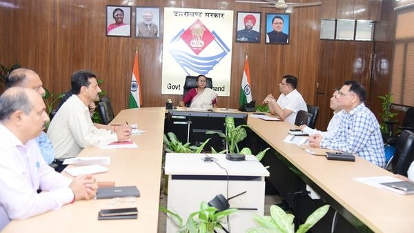 मुख्य सचिव राधा रतूड़ी ने शहरी विकास विभाग की ली बैठक, पीएमएवाई के लाभार्थियों के चयन के डिमाण्ड सर्वे को जल्द पूरा करने के दिए निर्देश 